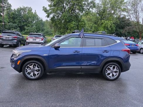 Certified 2021 Kia Seltos EX AWD/4WD image 5