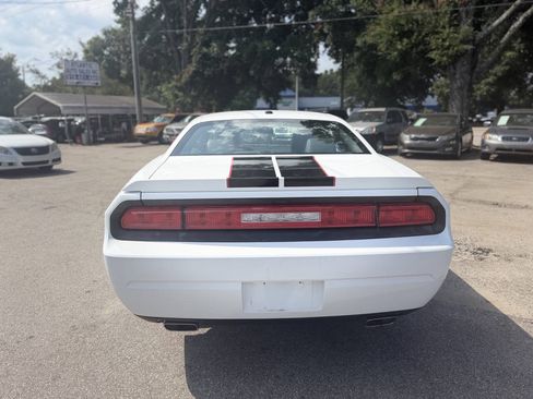 Used 2011 Dodge Challenger RWD image 6