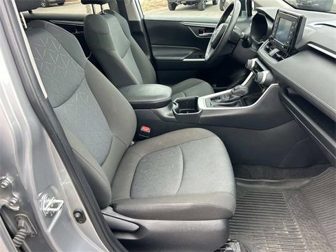 Used 2022 Toyota RAV4 XLE image 29