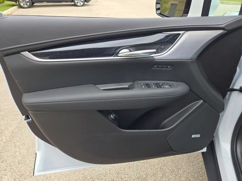 New 2025 Cadillac XT5 Premium Luxury FWD image 17