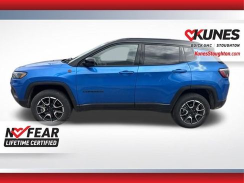 Used 2025 Jeep Compass Trailhawk AWD/4WD image 7