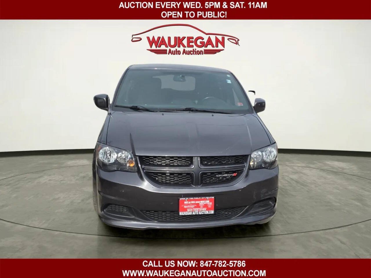 Used 2017 Dodge Grand Caravan SE FWD image 2