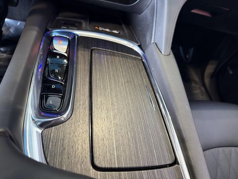 Used 2023 Buick Enclave Avenir w/ Avenir Technology Package image 38