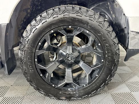 Used 2019 RAM 1500 Classic SLT image 30