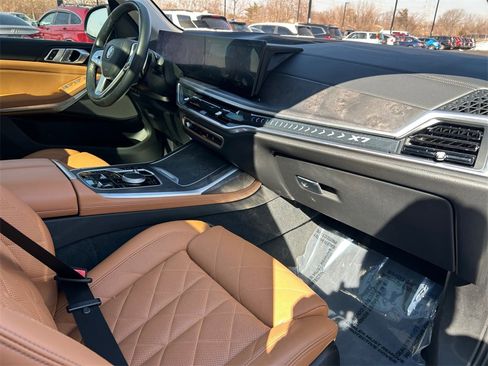 Used 2023 BMW X7 xDrive40i w/ Premium Package image 26