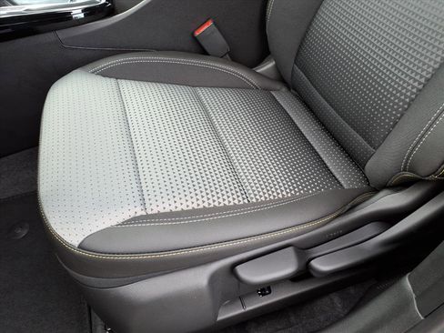 New 2026 Chevrolet Trax LT w/ Driver Confidence Package image 13