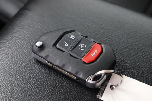 Used 2021 Jeep Wrangler Unlimited Sahara AWD/4WD image 33
