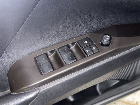 Used 2023 Toyota Camry SE FWD image 15