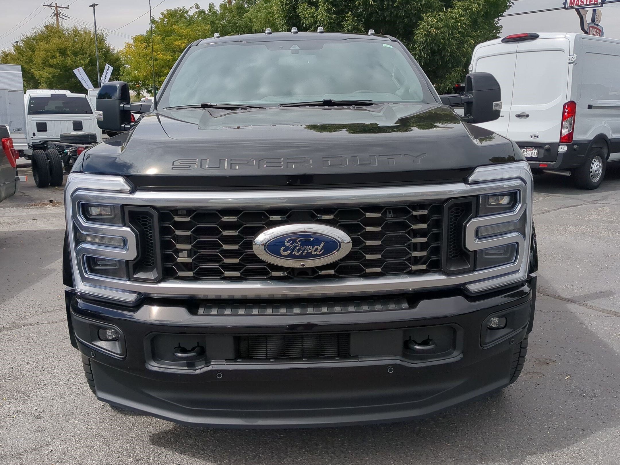 Used 2026 Ford F450 Platinum w/ FX4 Off-Road Package AWD/4WD image 11
