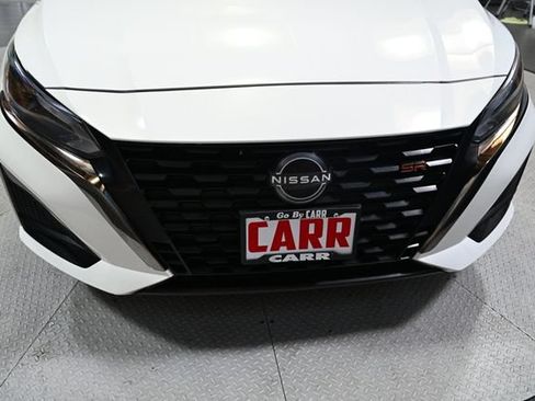 Used 2024 Nissan Altima 2.5 SR FWD image 16