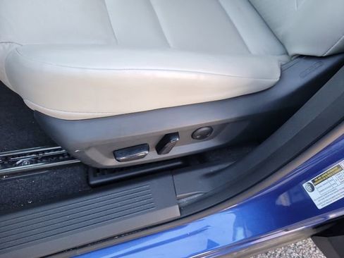 Used 2023 Nissan Rogue SV w/ SV Premium Package image 16