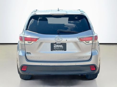 Used 2016 Toyota Highlander Limited Platinum AWD/4WD image 12
