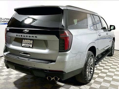 Used 2025 Chevrolet Suburban Z71 AWD/4WD image 9