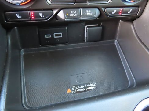 Used 2023 Chevrolet Tahoe RST AWD/4WD image 10