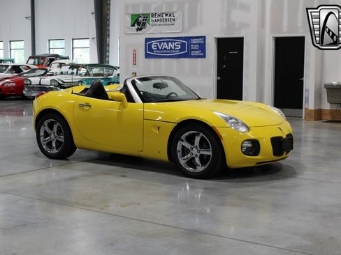 Used 2008 Pontiac Solstice GXP w/ Premium Package image 5