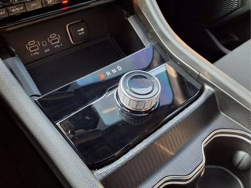Used 2025 Jeep Grand Cherokee L Laredo w/ Luxury Tech Group I AWD/4WD image 11