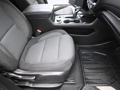 Used 2023 Chevrolet Traverse LT FWD image 22