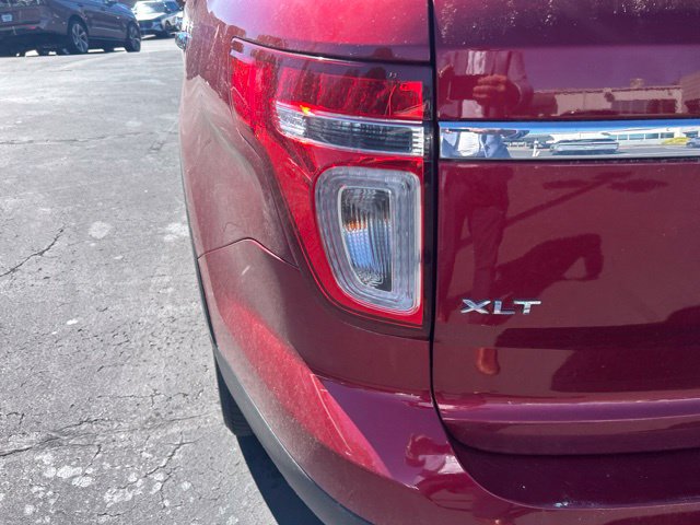 Used 2015 Ford Explorer XLT w/ Equipment Group 202A AWD/4WD image 6