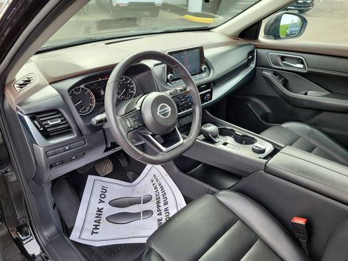 Used 2021 Nissan Rogue SV w/ Premium Package image 19