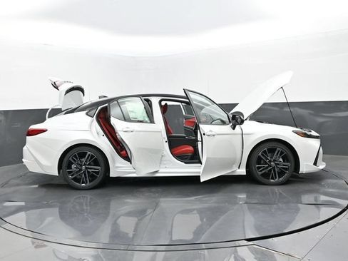 Used 2025 Toyota Camry XSE FWD image 32