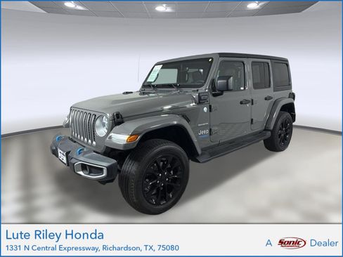 Used 2022 Jeep Wrangler Unlimited Sahara AWD/4WD image 1