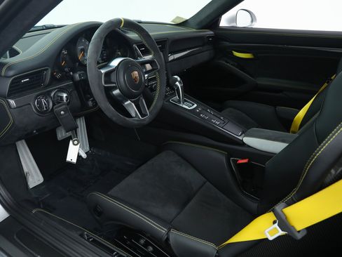 Used 2016 Porsche 911 GT3 RS RWD image 2
