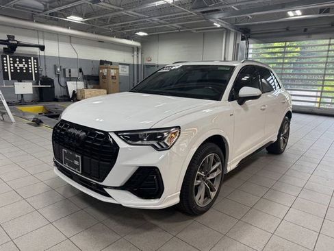 Certified 2023 Audi Q3 2.0T Premium w/ Black Optic Sport Package AWD/4WD image 8