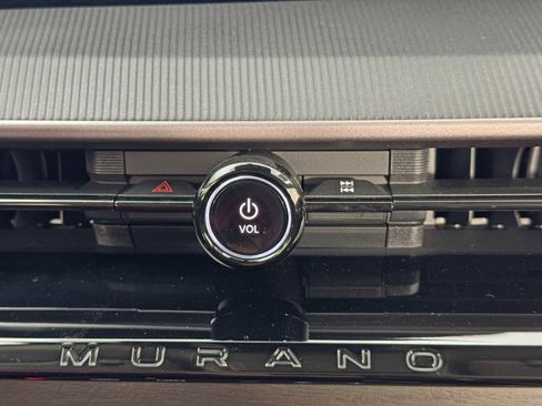 Used 2025 Nissan Murano SV image 25