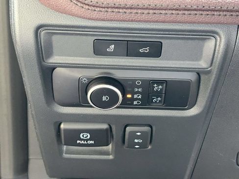 Used 2024 Ford Expedition Limited AWD/4WD image 20