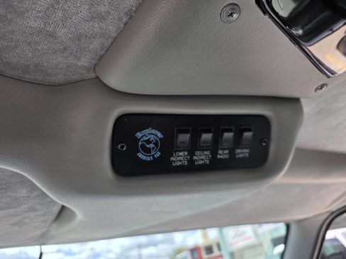 Used 1999 Ford E-150 and Econoline 150 RWD image 23