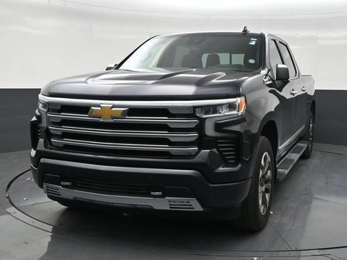 Used 2024 Chevrolet Silverado 1500 High Country w/ Technology Package RWD image 8