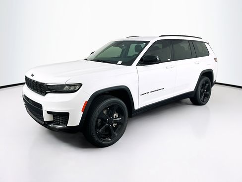 Used 2023 Jeep Grand Cherokee L Laredo AWD/4WD image 3