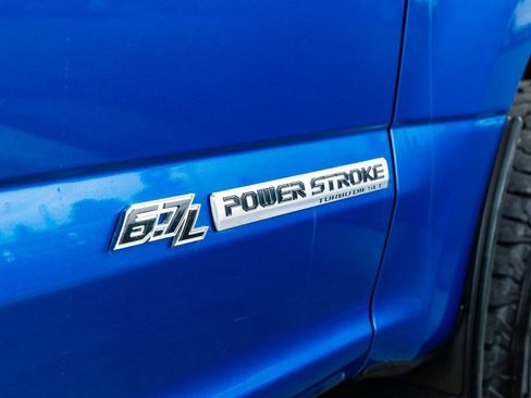 Used 2022 Ford F350 Lariat w/ Chrome Package image 28