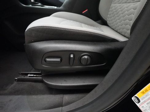 Used 2019 Chevrolet Equinox LS w/ LS Convenience Package AWD/4WD image 28