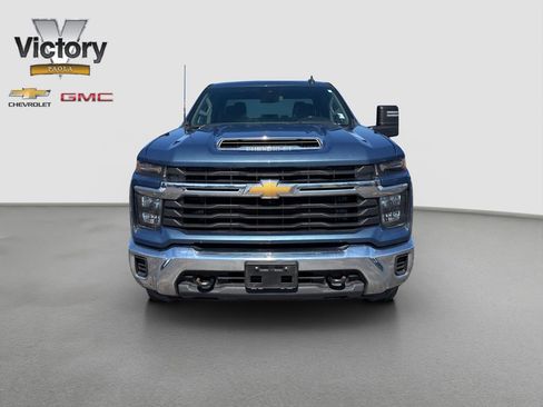 Used 2024 Chevrolet Silverado 2500 LT AWD/4WD image 2