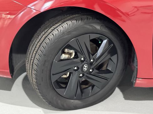 Used 2023 Hyundai Elantra SEL image 38