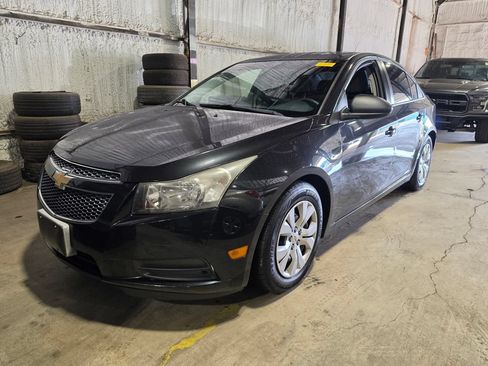 Used 2014 Chevrolet Cruze LS FWD image 1
