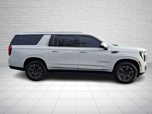 Used 2025 GMC Yukon XL Elevation image 4