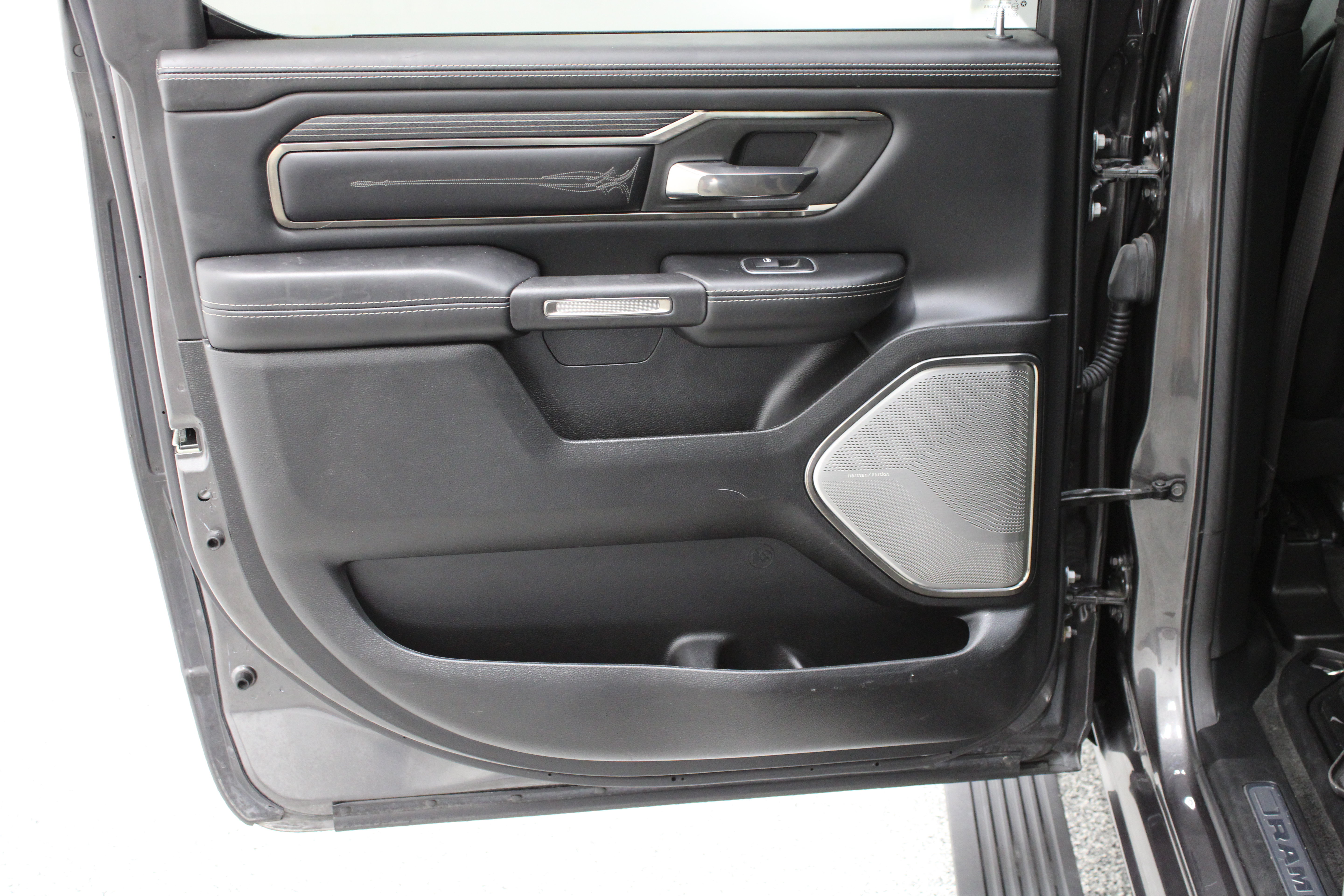 Used 2021 RAM 1500 Limited w/ Night Edition AWD/4WD image 33