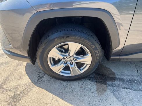 Used 2024 Toyota RAV4 XLE AWD/4WD image 2