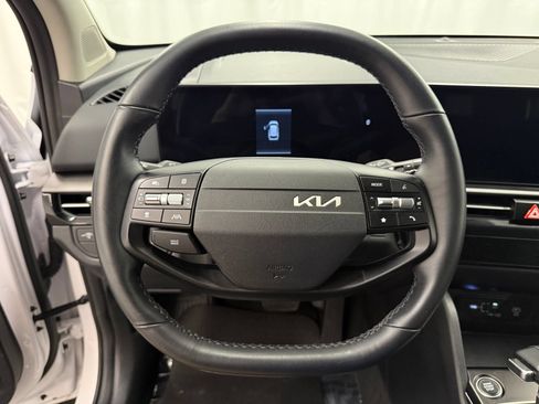 Used 2026 Kia Sportage LX FWD image 12