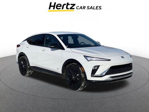 Used 2025 Buick Envista Sport Touring image 1