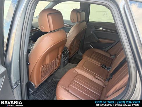Used 2018 Audi Q5 2.0T Premium w/ Convenience Package AWD/4WD image 24