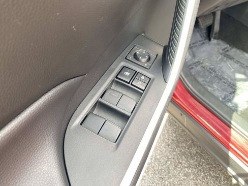 Used 2021 Toyota RAV4 LE FWD image 17