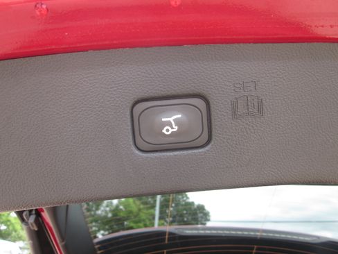 Used 2024 Ford Edge SEL w/ Convenience Package AWD/4WD image 9