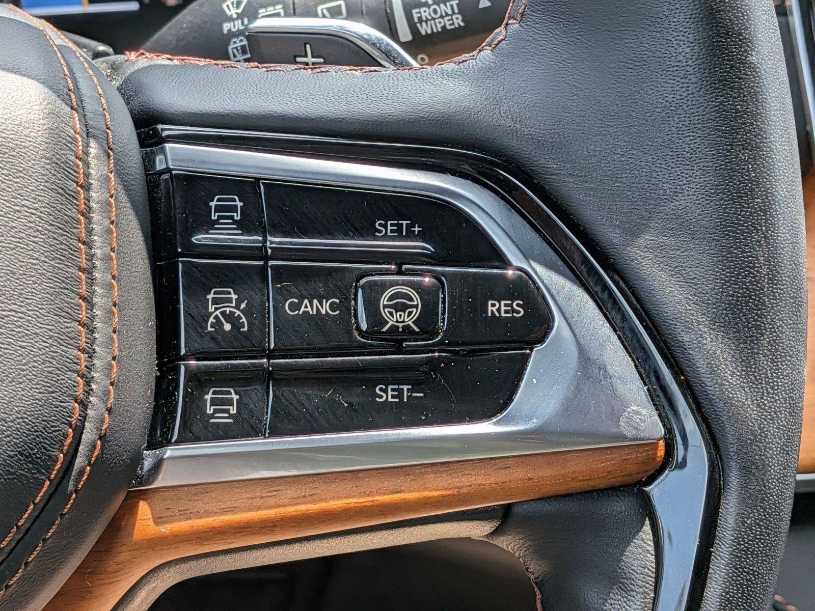 Used 2023 Jeep Grand Cherokee L Summit AWD/4WD image 39