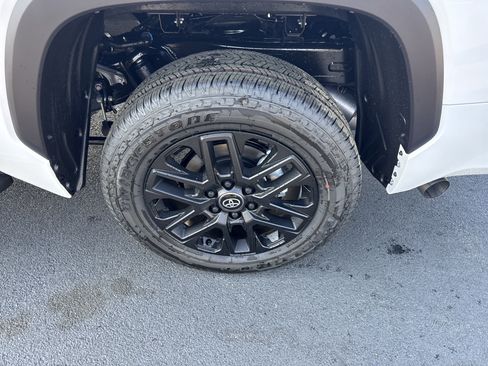 New 2026 Toyota Tundra Limited AWD/4WD image 12