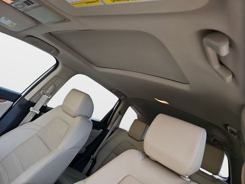 Used 2018 Honda CR-V Touring image 18