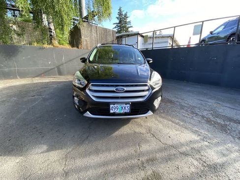 Used 2017 Ford Escape Titanium w/ Equipment Group 301A AWD/4WD image 9
