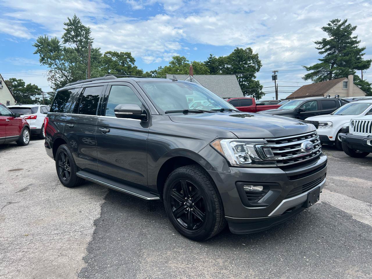 Used 2021 Ford Expedition XLT AWD/4WD image 3